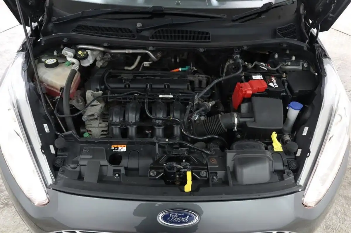 2016-ford-fiesta-125-zetec-5d-big-9