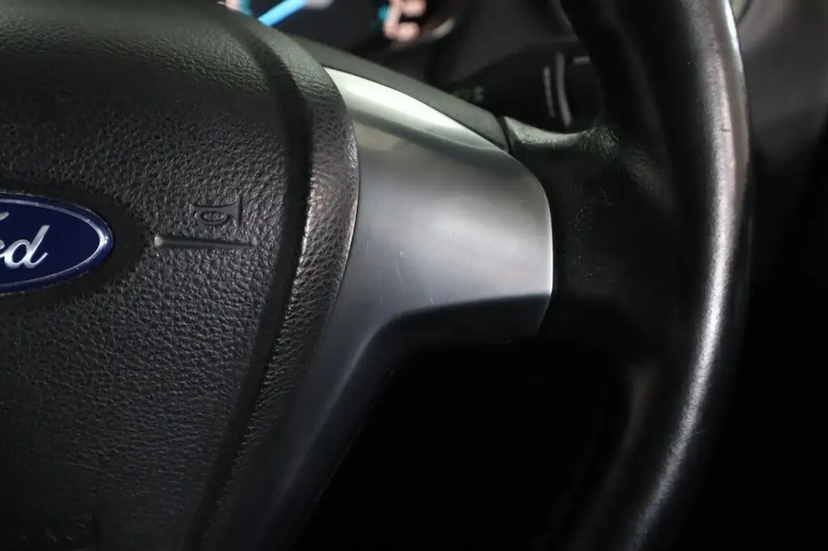 2016-ford-fiesta-125-zetec-5d-big-33