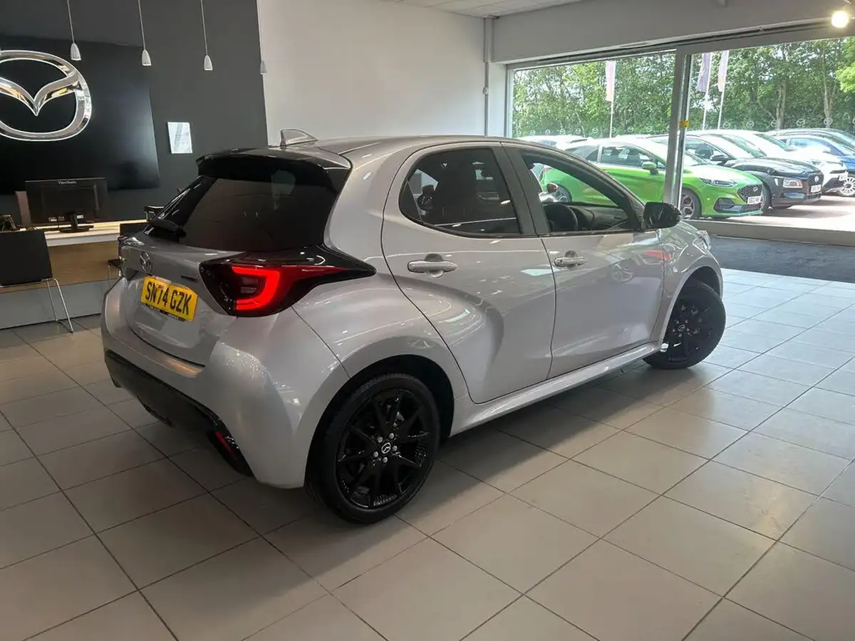 2025-mazda-mazda2-15-homura-big-9