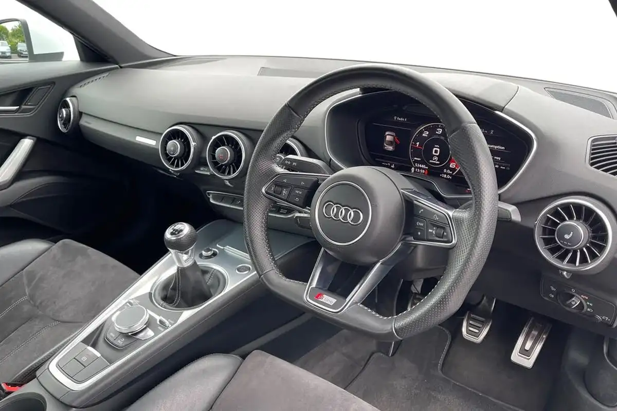 2015-audi-tt-coupe-20-tdi-s-line-big-7