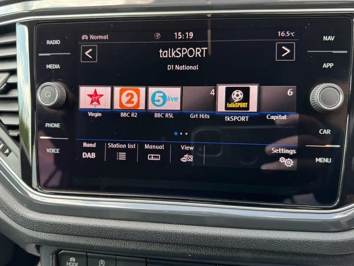 2019-volkswagen-t-roc-16tdi-r-line-big-62