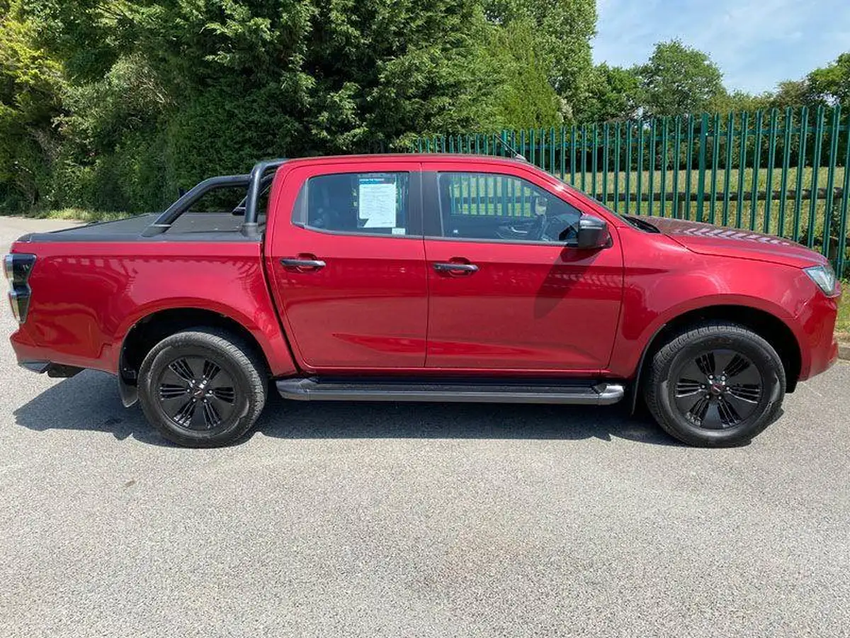 2022-isuzu-d-max-19td-v-cross-pick-up-auto-big-4