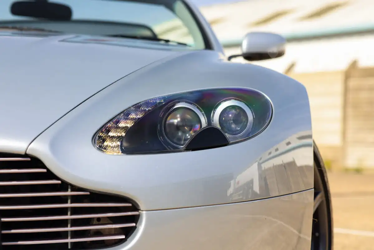 2009-aston-martin-vantage-43-convertible-sportshift-big-52