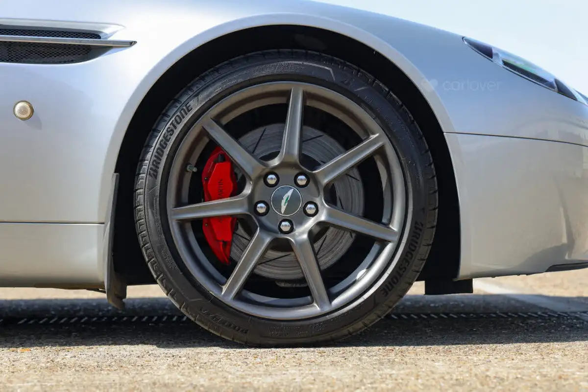 2009-aston-martin-vantage-43-convertible-sportshift-big-76