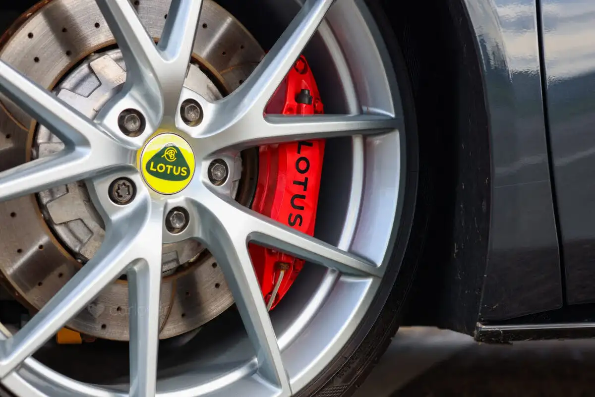 2023-lotus-emira-35-first-edition-v6-big-40