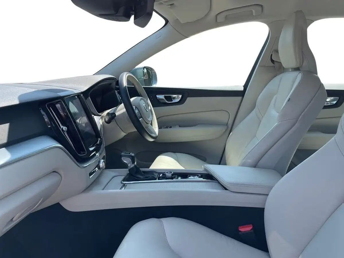 2019-volvo-xc60-20-t5-momentum-awd-big-9