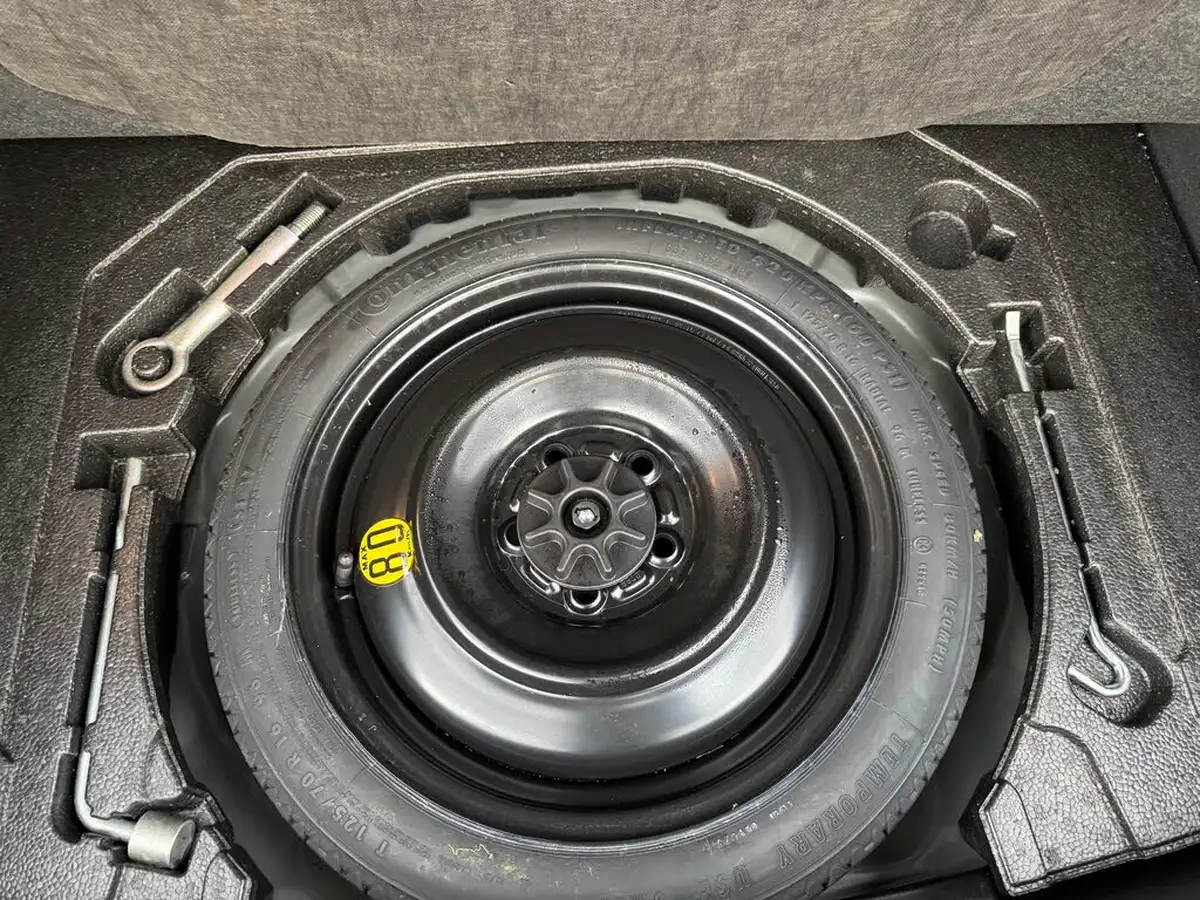 2015-mazda-mazda3-20-se-hatchback-5d-big-17