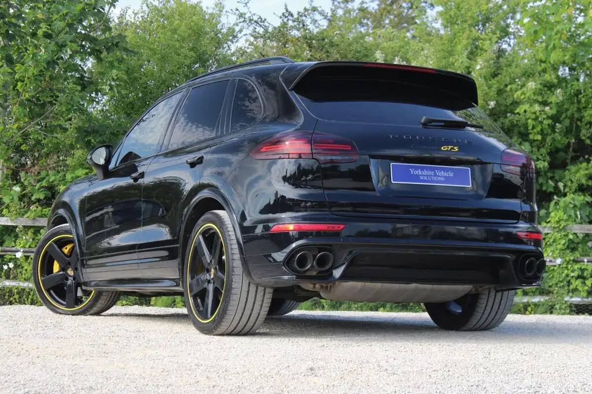 2015-porsche-cayenne-36-gts-big-2