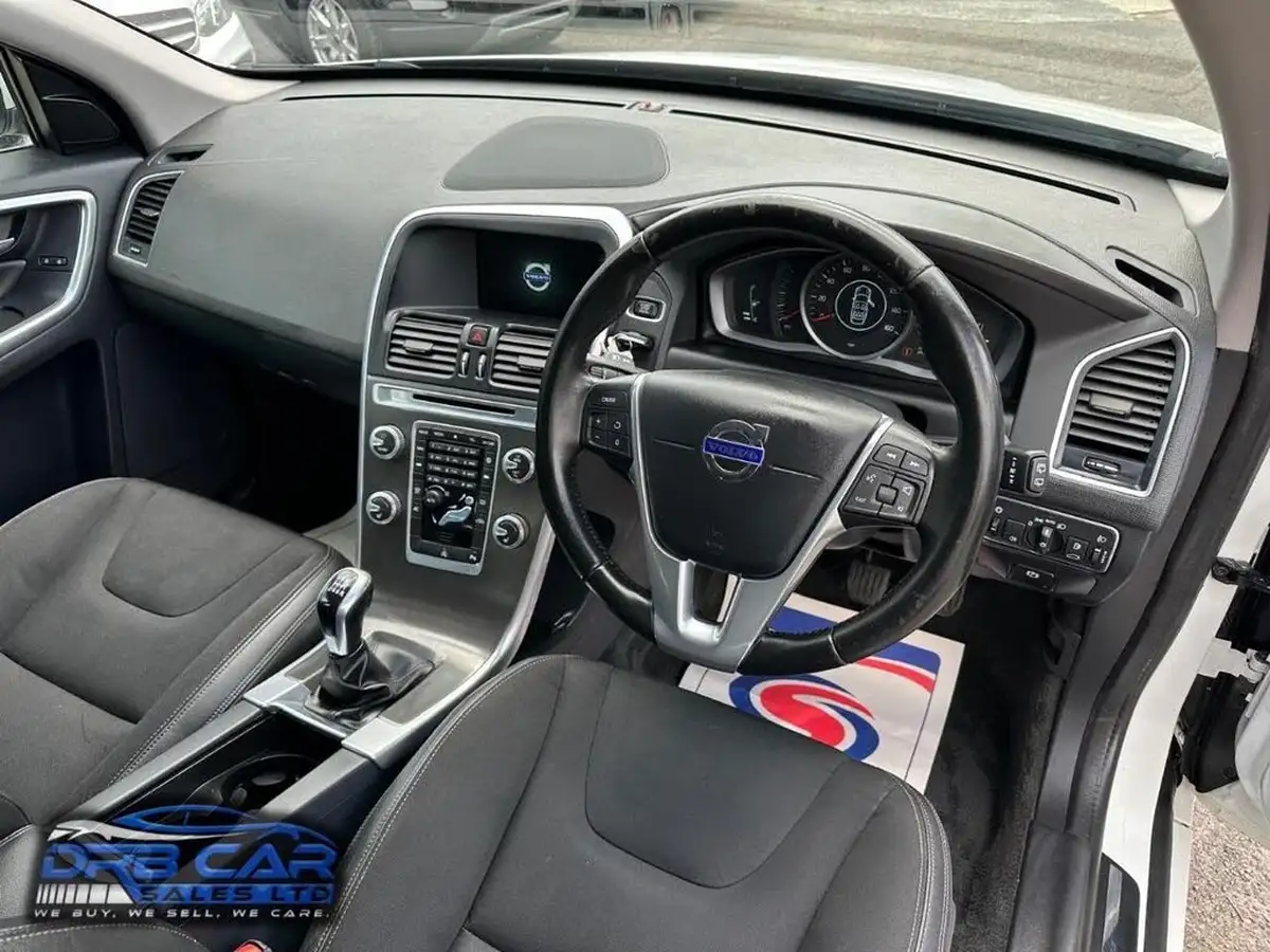 2015-volvo-xc60-20td-d4-se-190bhp-nav-big-15