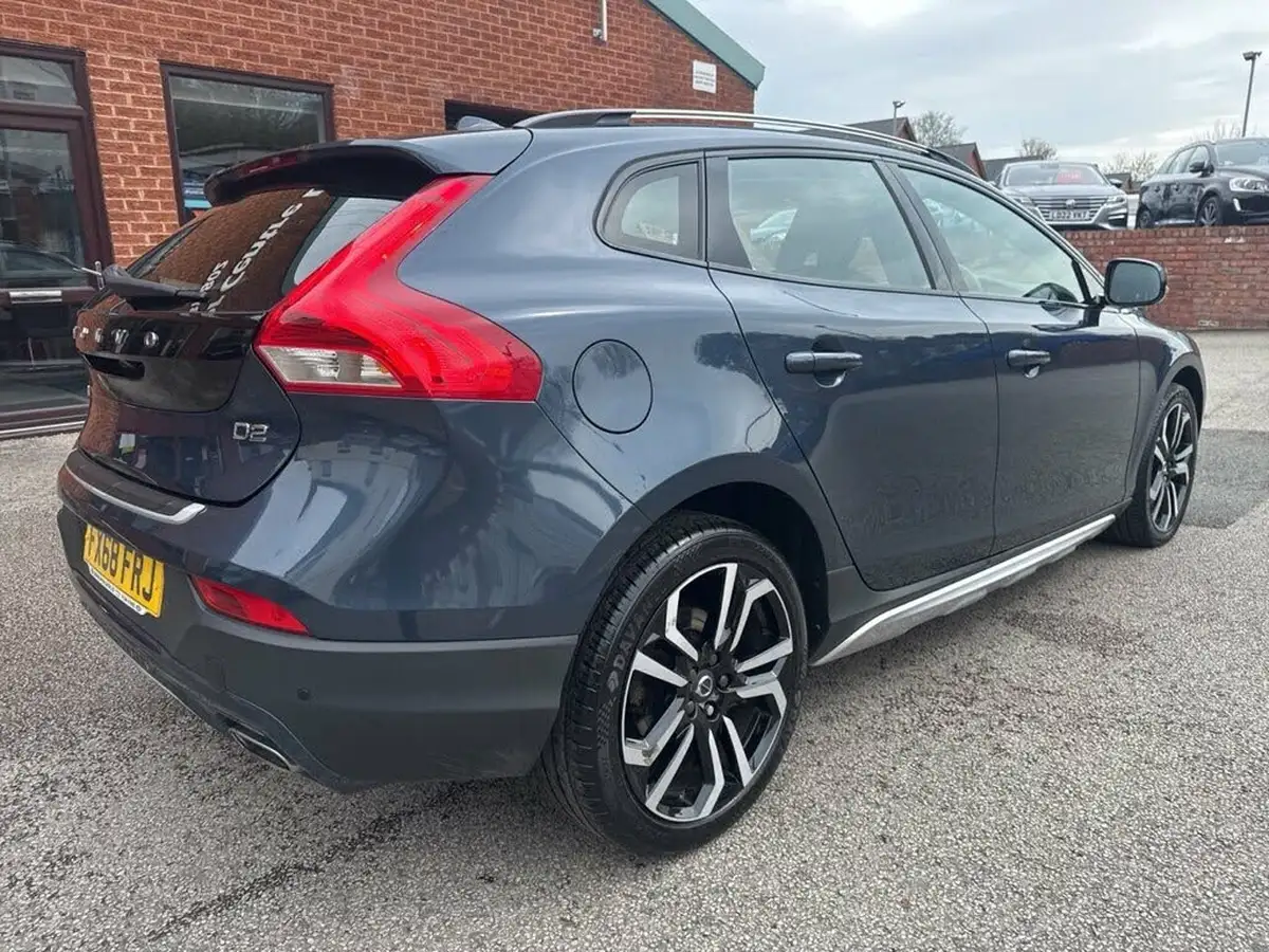 2018-volvo-v40-20td-d2-cross-country-pro-big-63