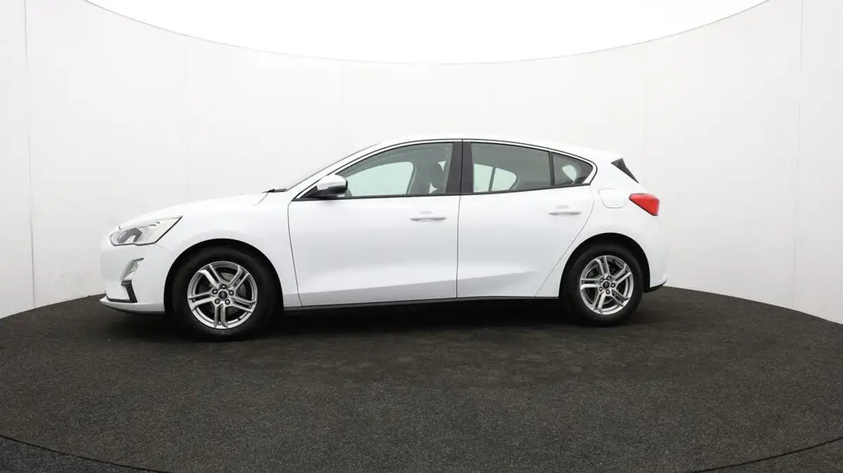 2019-ford-focus-15-zetec-120ps-hatchback-big-59