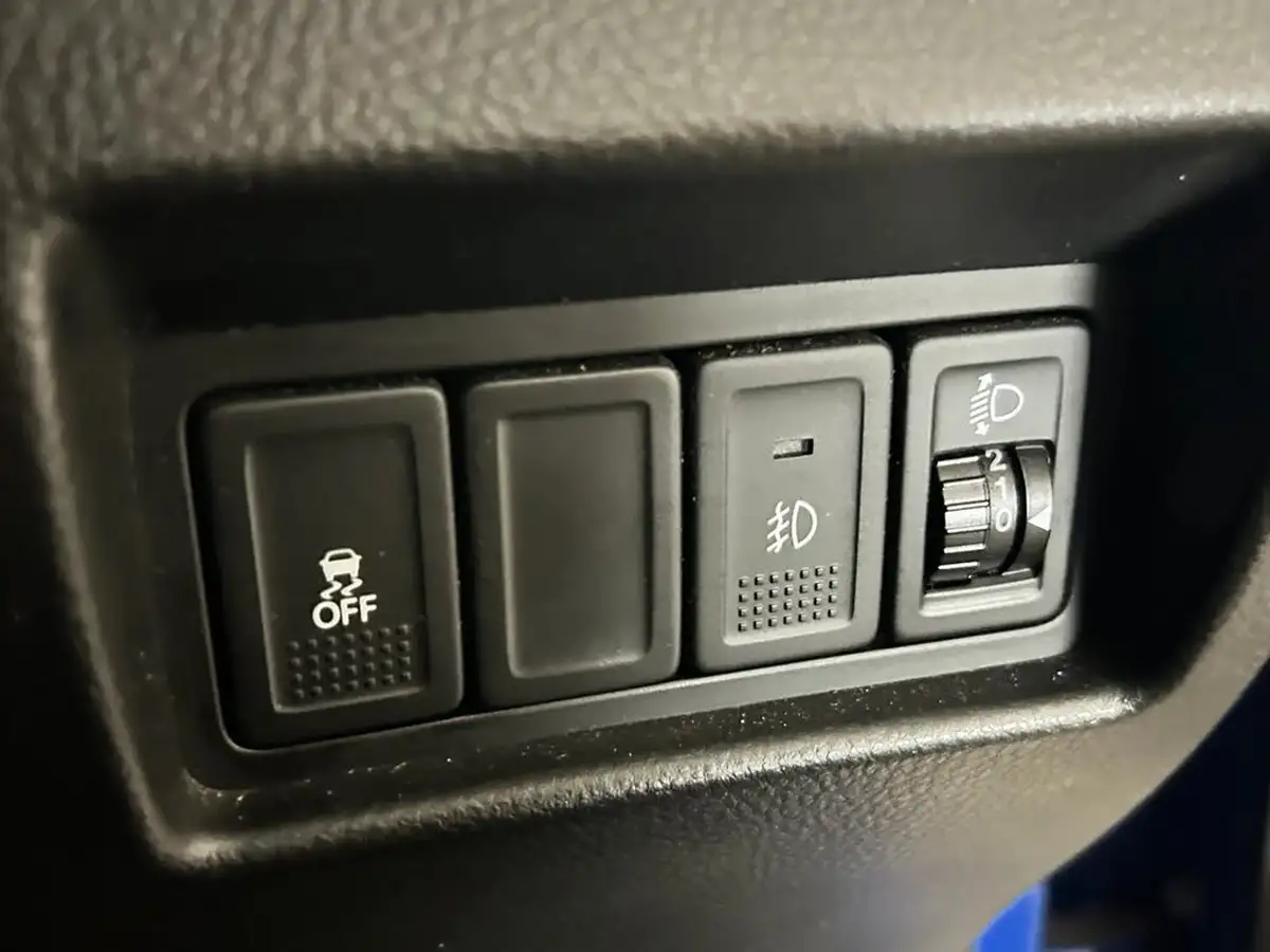 2016-suzuki-swift-12-sz3-4x4-5d-big-29
