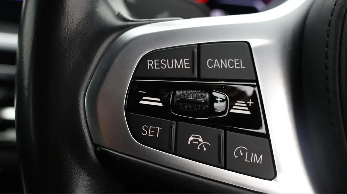 2022-bmw-i4-e-edrive40-m-sport-big-23