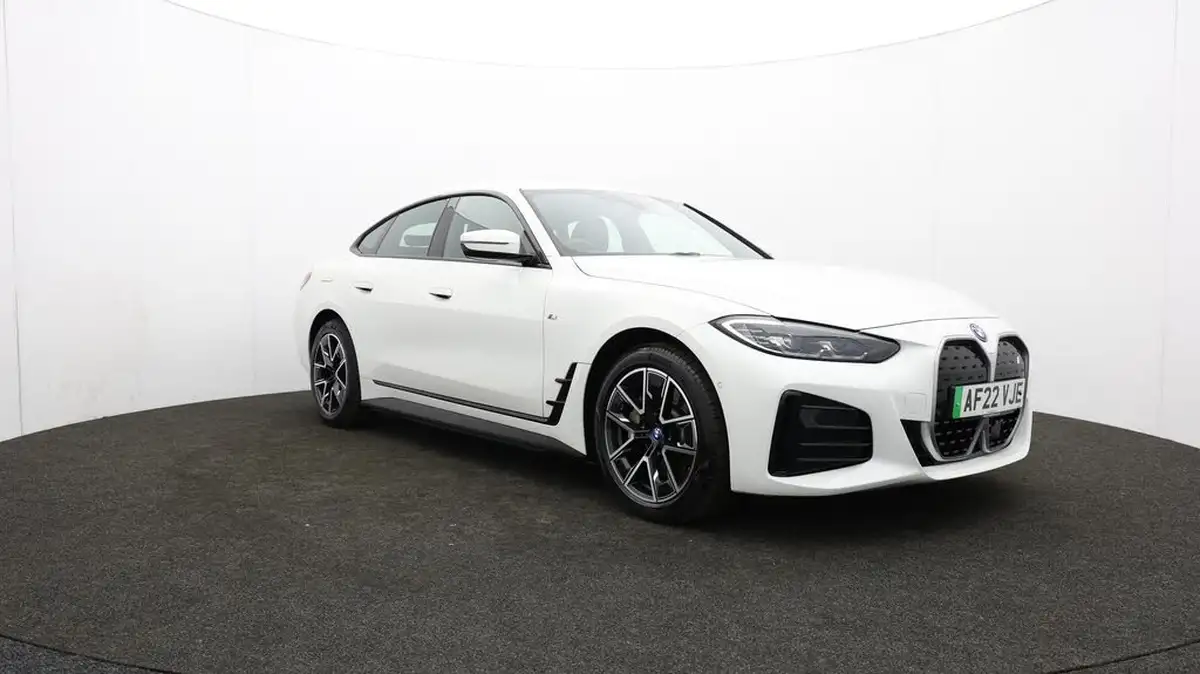2022-bmw-i4-e-edrive40-m-sport-big-43