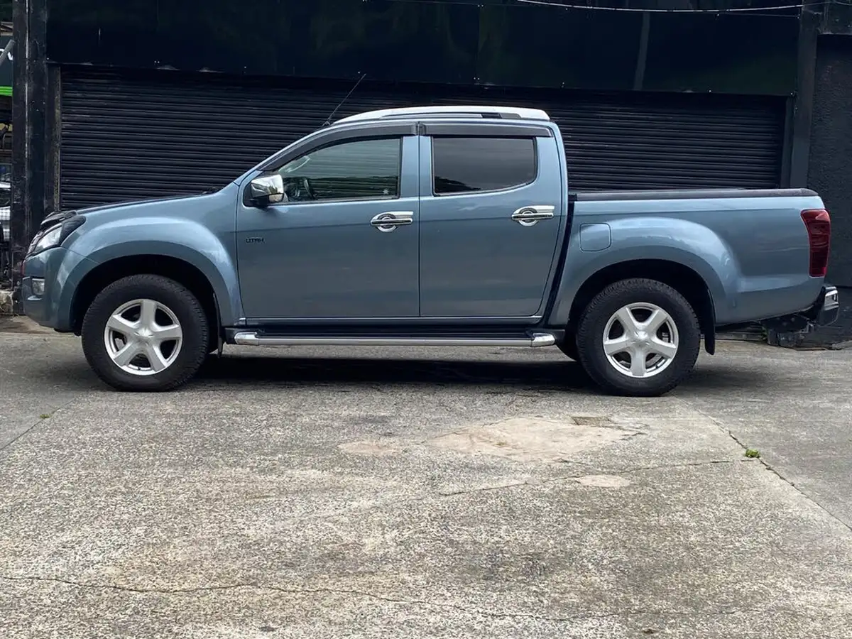 2017-isuzu-d-max-25td-utah-huntsman-auto-big-7