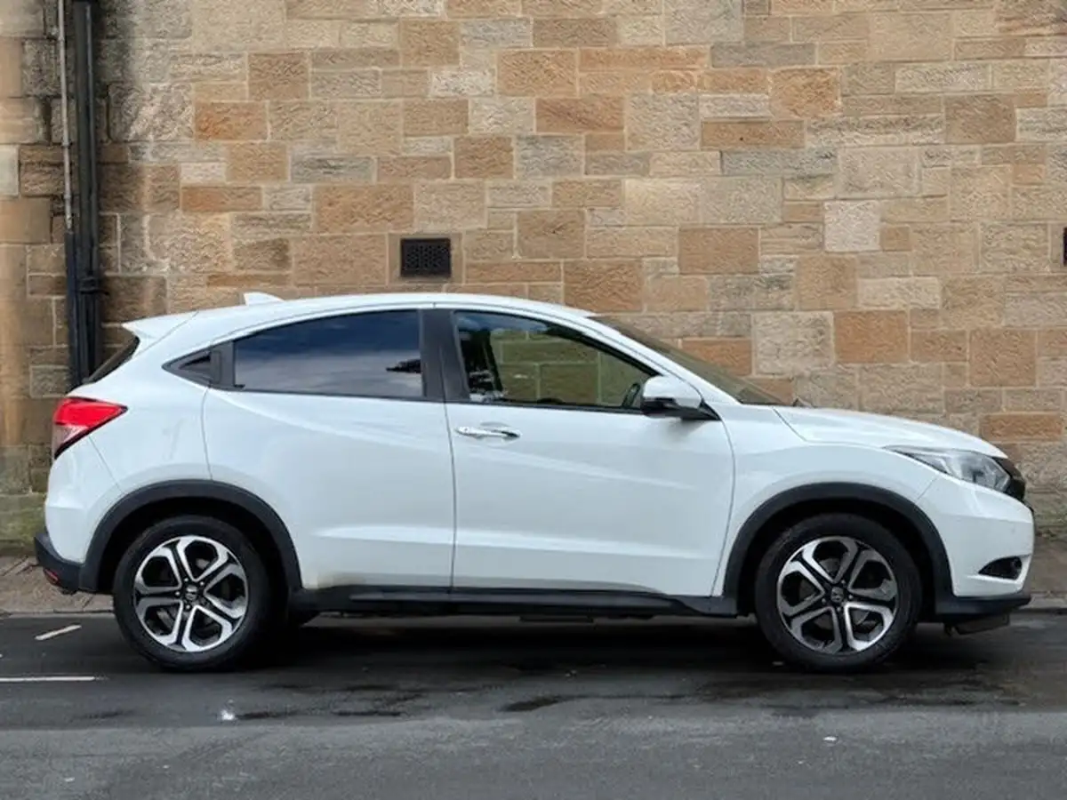 2015-honda-hr-v-16-i-dtec-se-navi-big-21