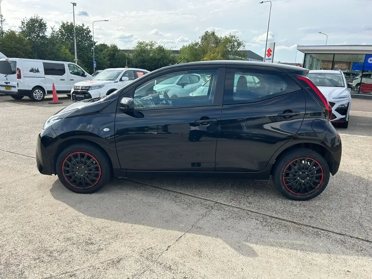 2021-toyota-aygo-10-vvt-i-x-play-tss-big-3