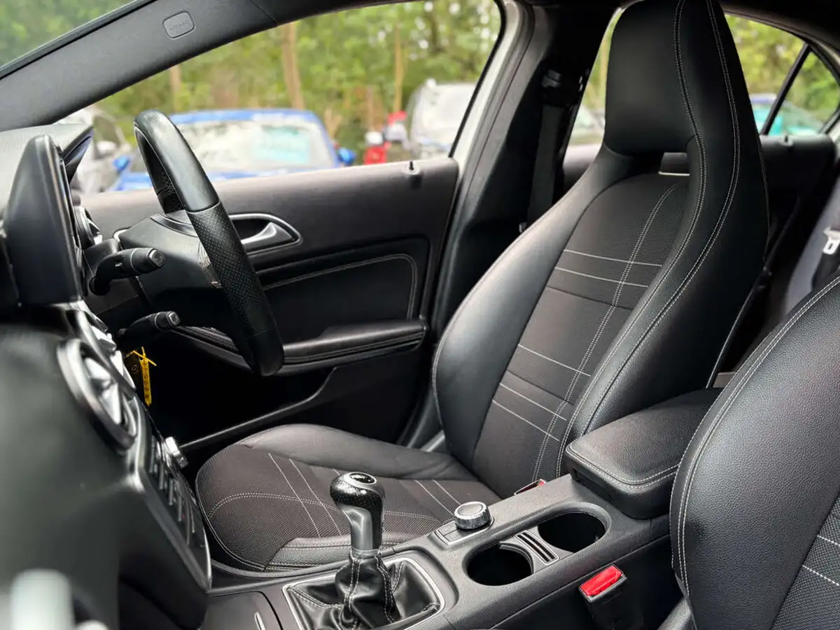 2015-mercedes-benz-a-class-15-cdi-a180-sport-109ps-big-41