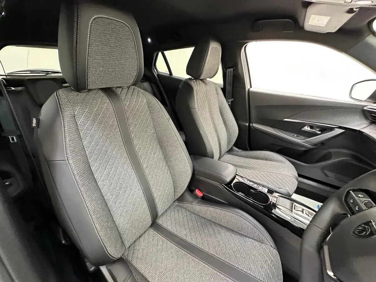 2023-peugeot-2008-suv-12-puretech-allure-big-11