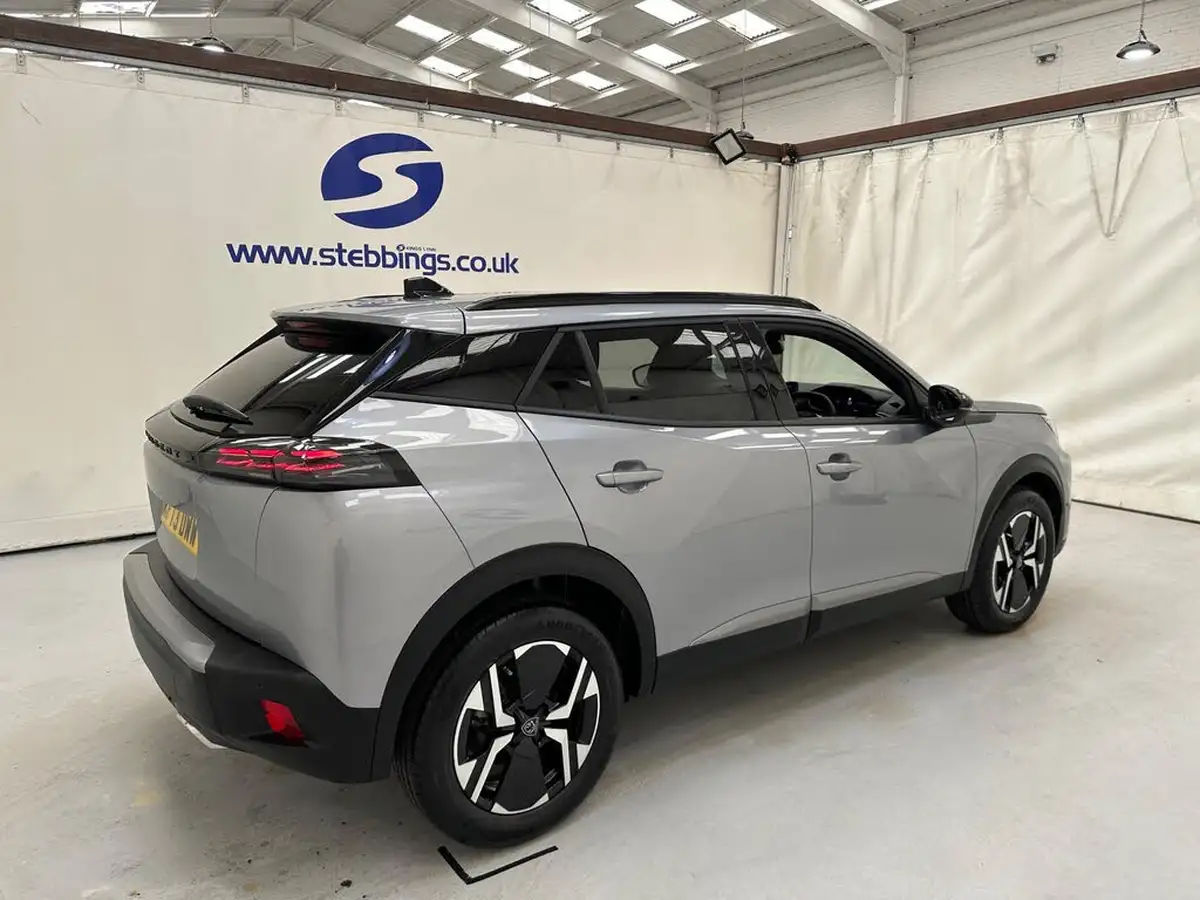 2023-peugeot-2008-suv-12-puretech-allure-big-7