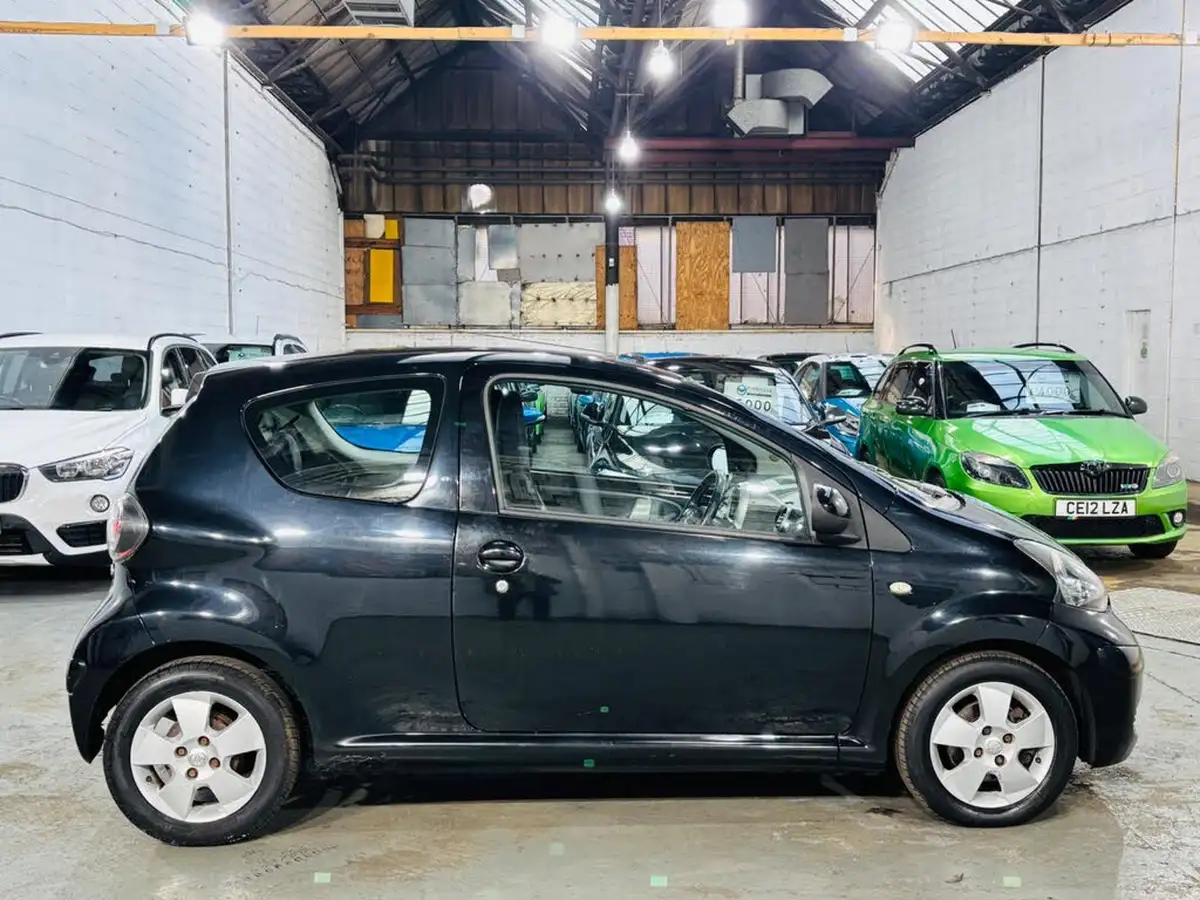 2009-toyota-aygo-10-aygo-black-3d-big-8