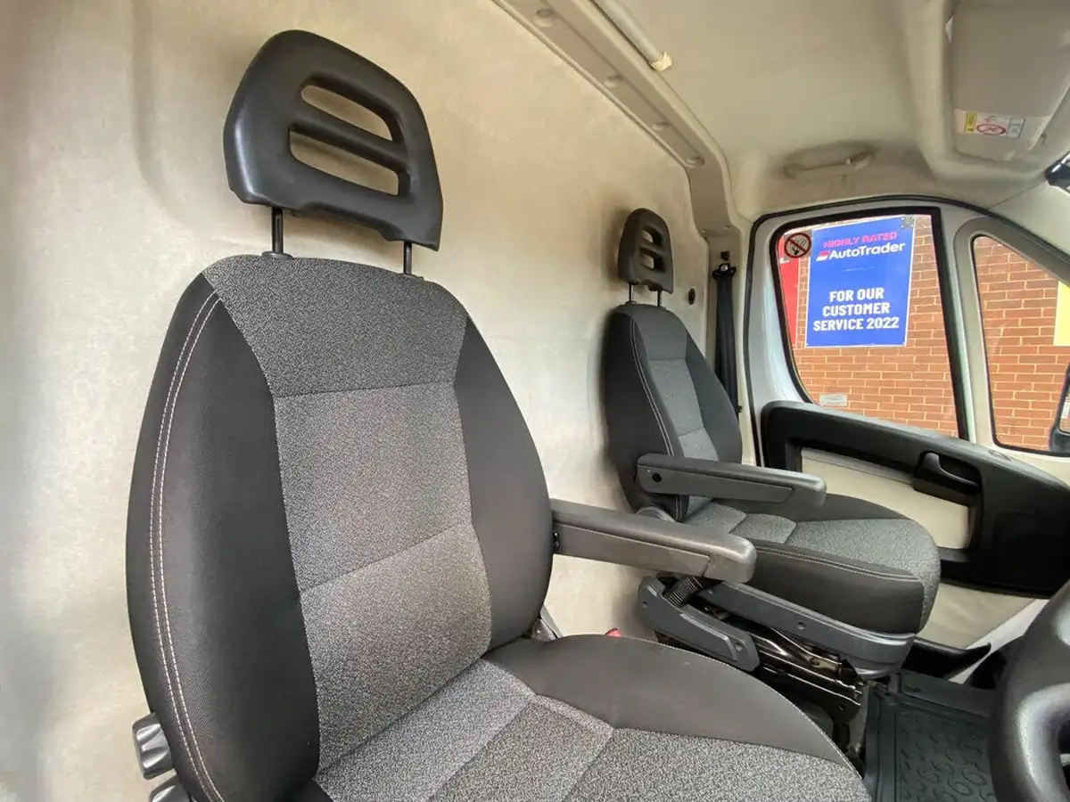 2017-fiat-ducato-20td-35-lh2-panel-big-17