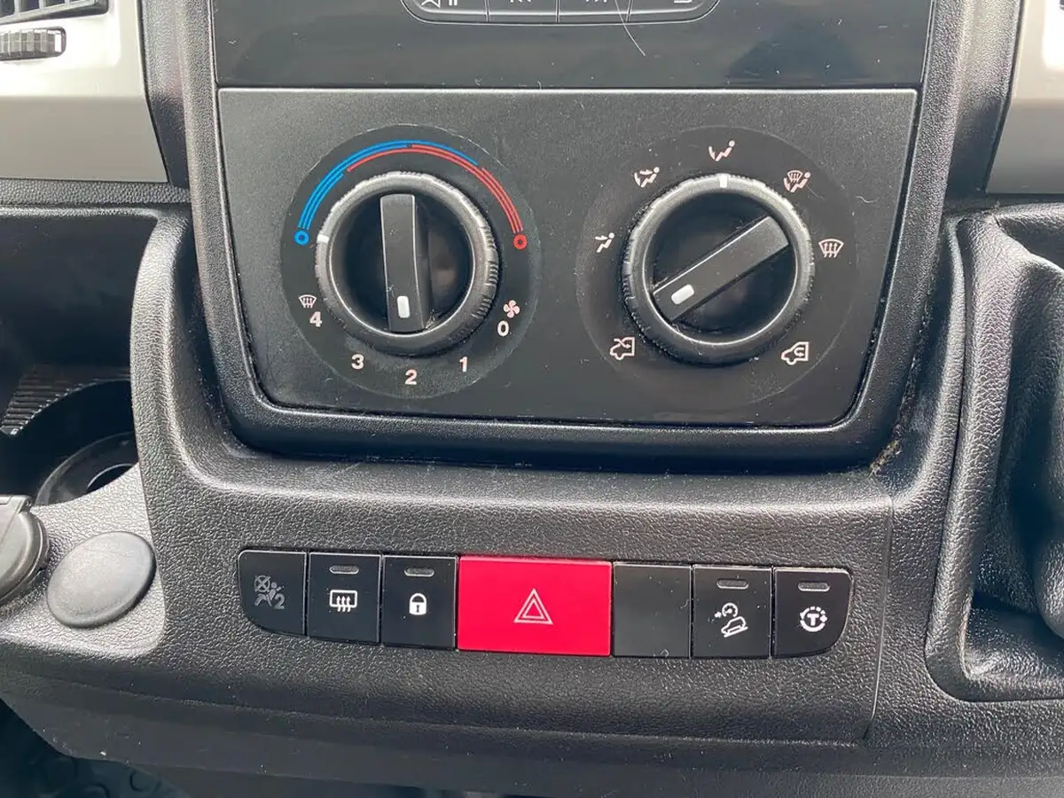 2017-fiat-ducato-20td-35-lh2-panel-big-65