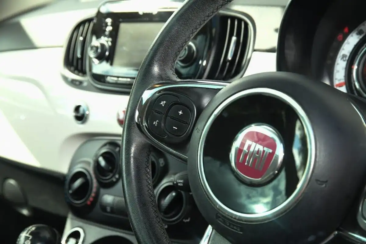 2018-fiat-500-12-lounge-big-21