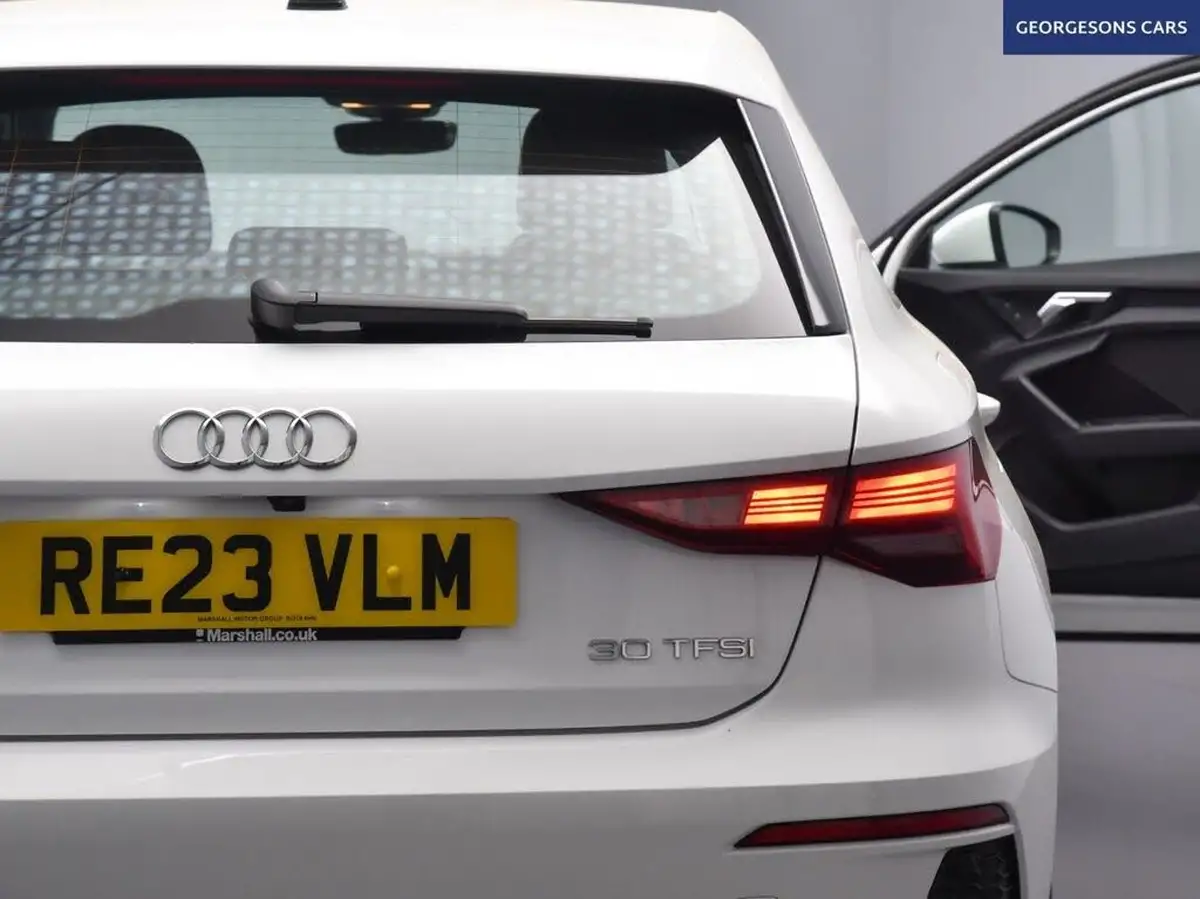 2023-audi-a3-10-30-tfsi-technik-s-tronic-big-11