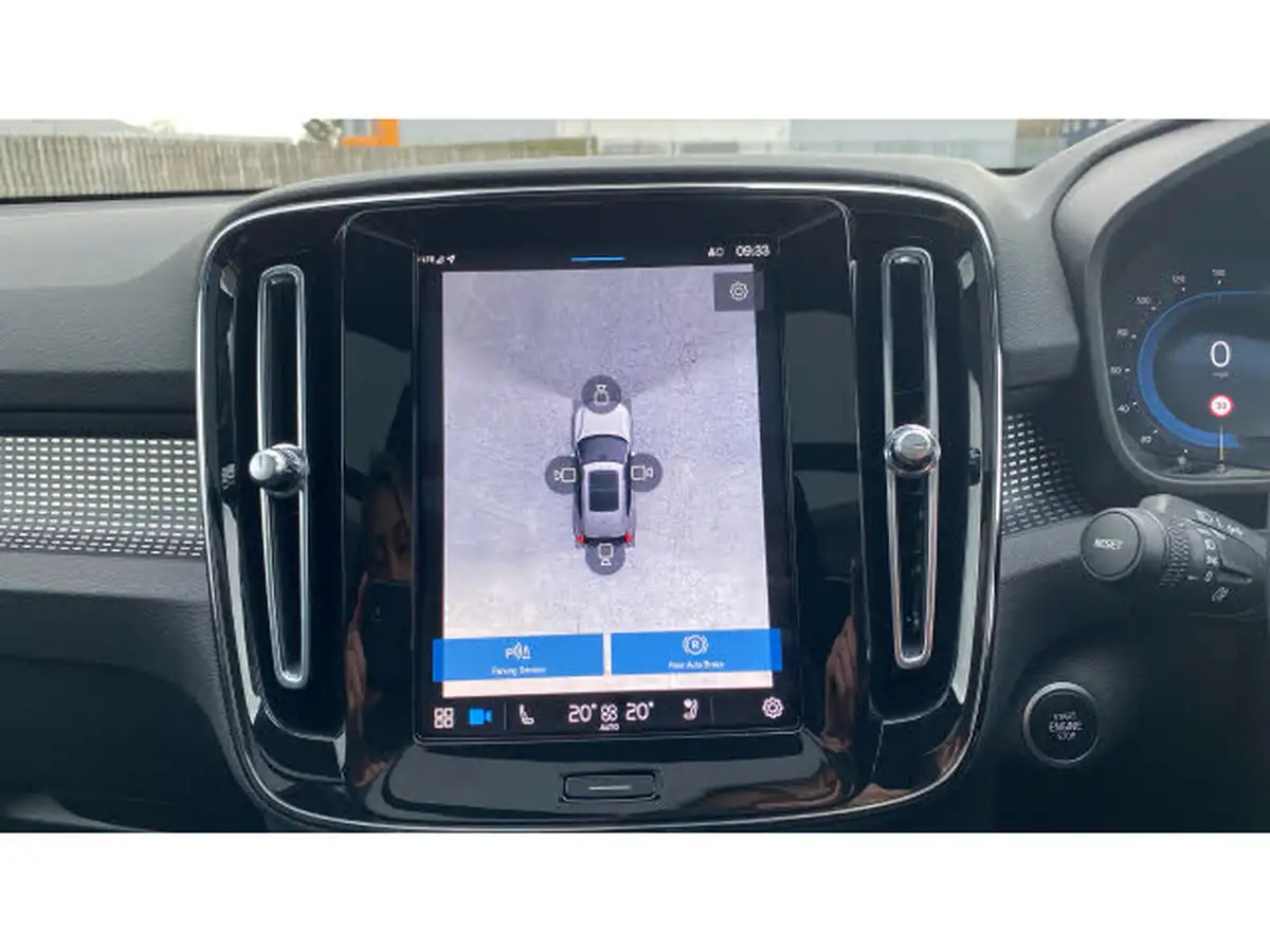 2024-volvo-xc40-20-b3-ultra-black-edition-big-28