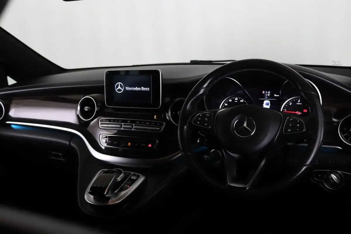 2019-mercedes-benz-v-class-20d-v300d-sport-extra-long-big-18