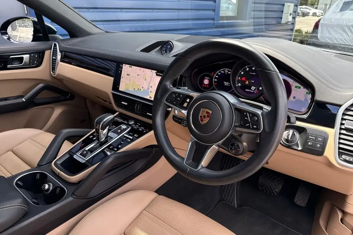 2023-porsche-cayenne-30-v6-platinum-edition-coupe-big-24
