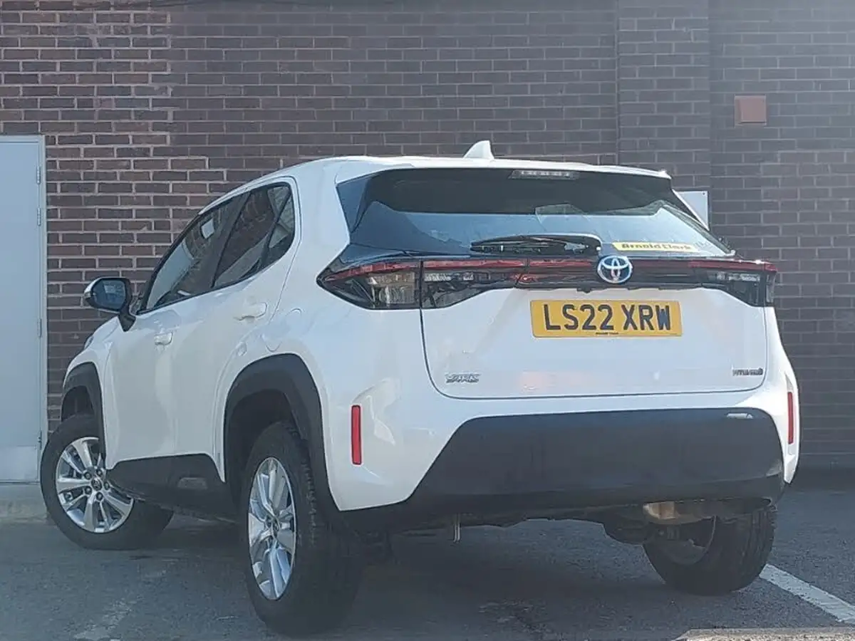 2022-toyota-yaris-cross-15-vvt-i-icon-big-1