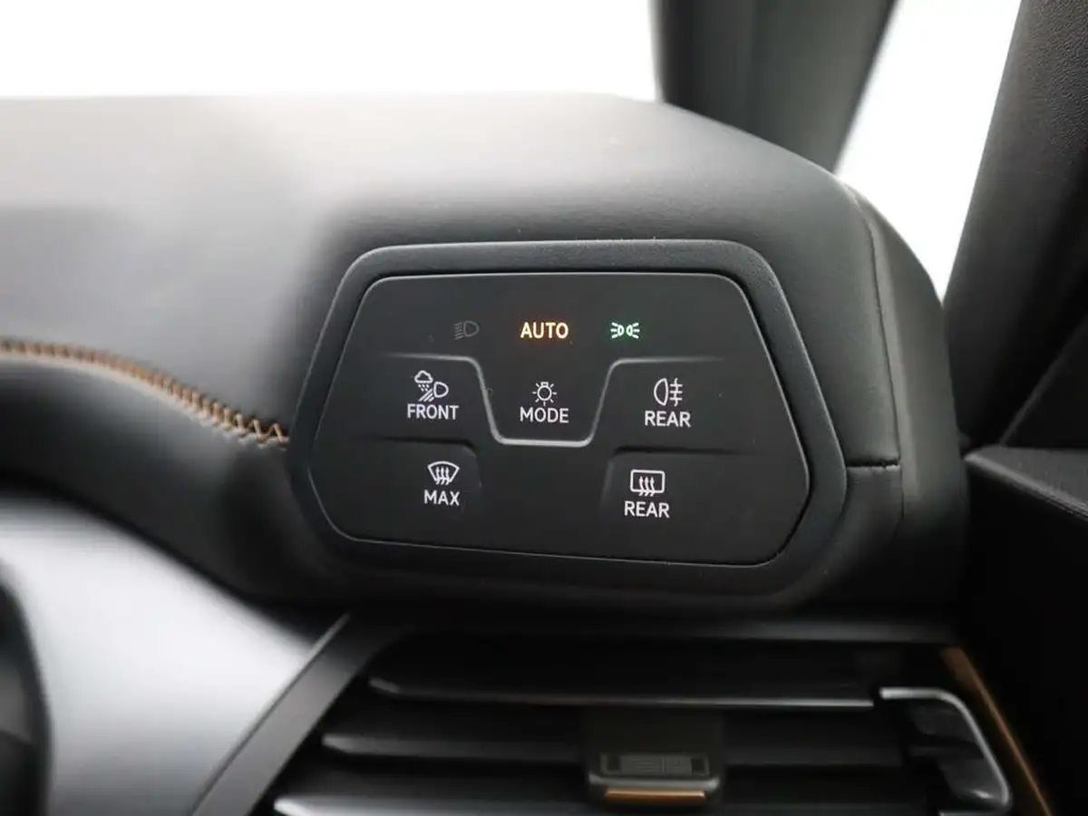 2024-cupra-born-e-v1-204ps-58kwh-big-31