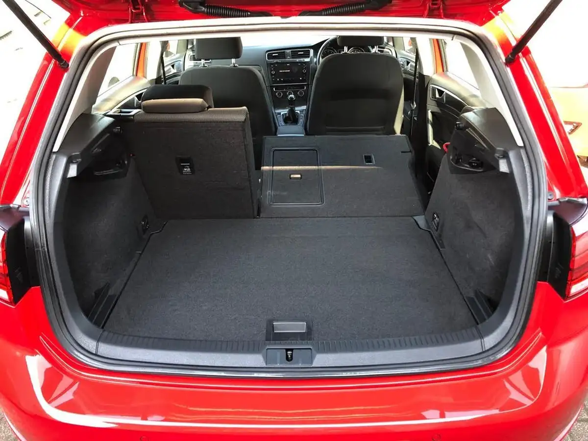 2018-volkswagen-golf-10-tsi-se-nav-110ps-ss-hatchback-5d-big-22