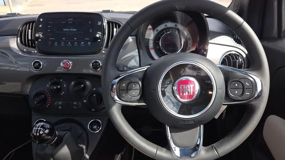2023-fiat-500-10-dolcevita-big-16