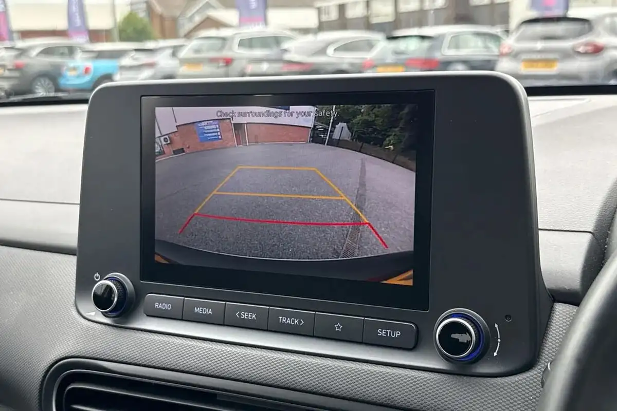 2022-hyundai-kona-16-gdi-se-connect-big-16