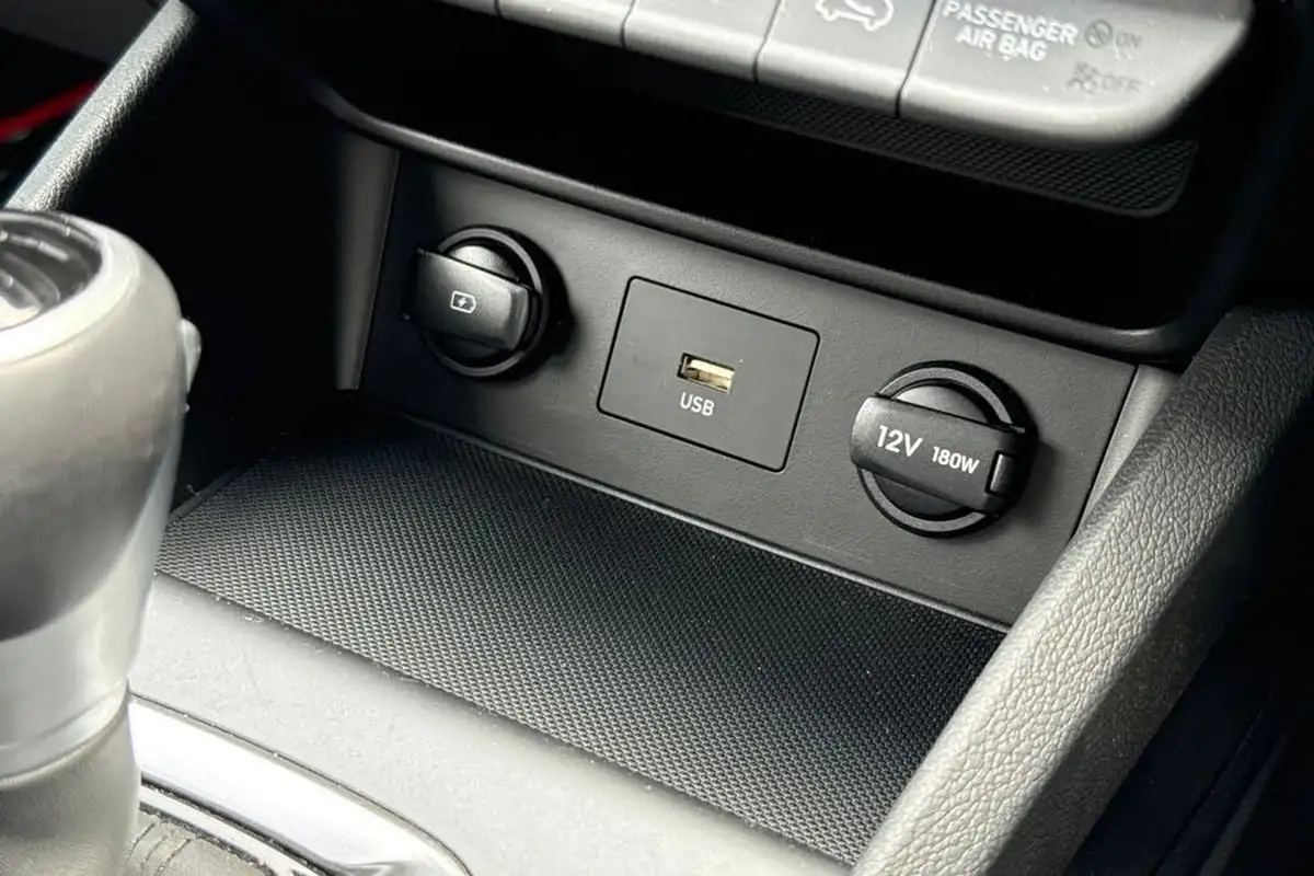 2022-hyundai-kona-16-gdi-se-connect-big-40
