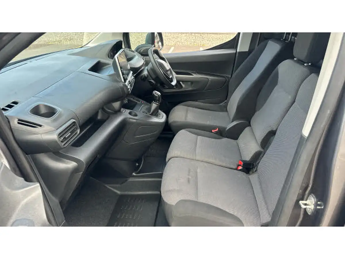 2019-peugeot-partner-16bluehdi-950-professional-big-12
