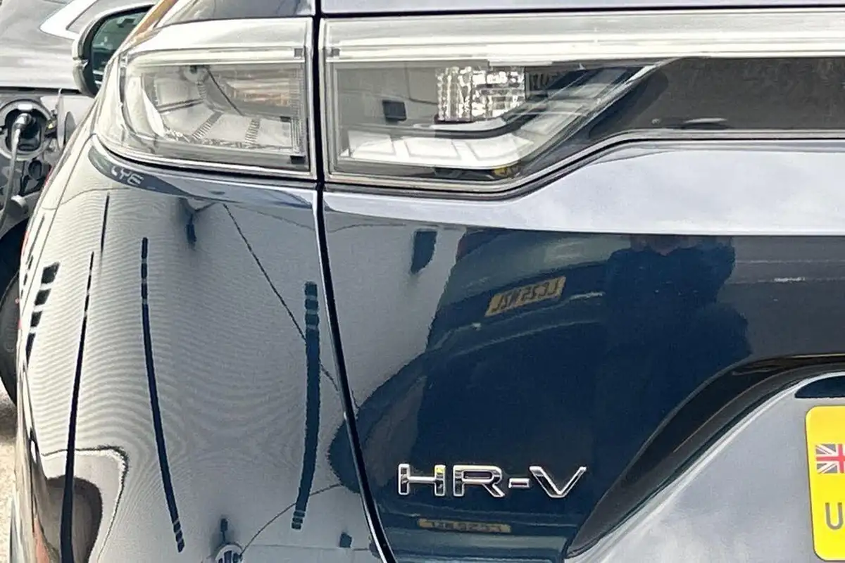 2022-honda-hr-v-15-i-mmd-advance-style-big-43