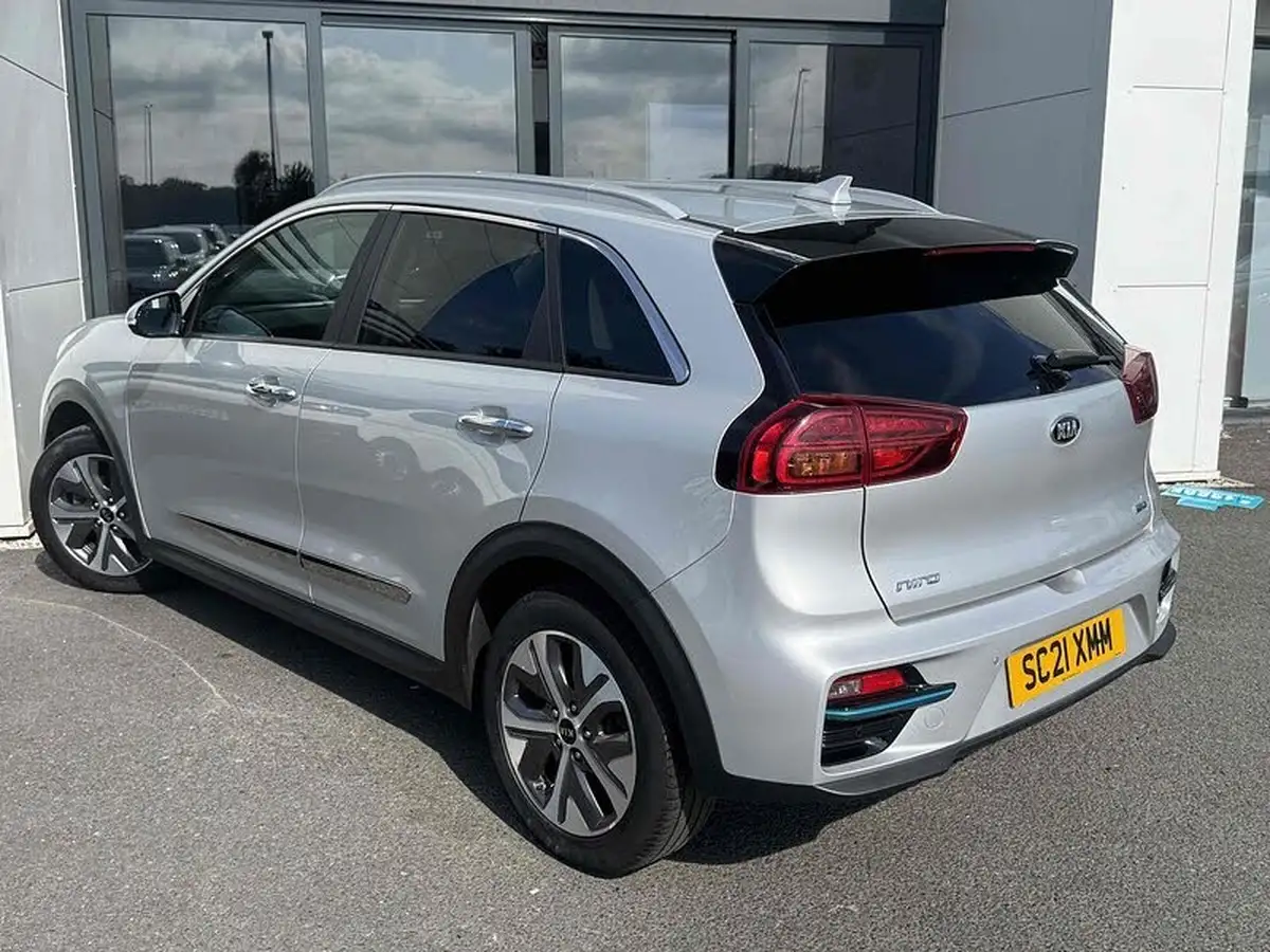 2021-kia-e-niro-ev-4-big-12