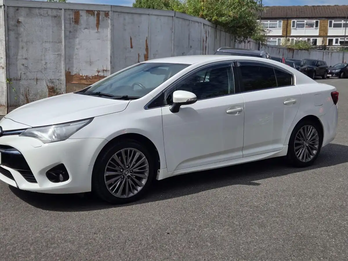 2016-toyota-avensis-20d-4d-excel-saloon-4d-big-5