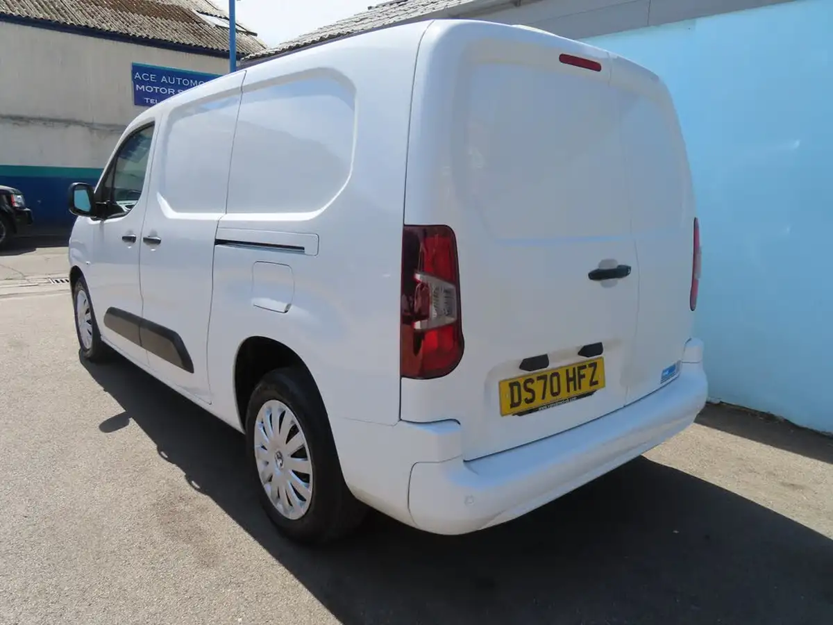 2020-vauxhall-combo-15cdti-sportive-2300-100pseu6d-t-l2h1-crewcab-big-21
