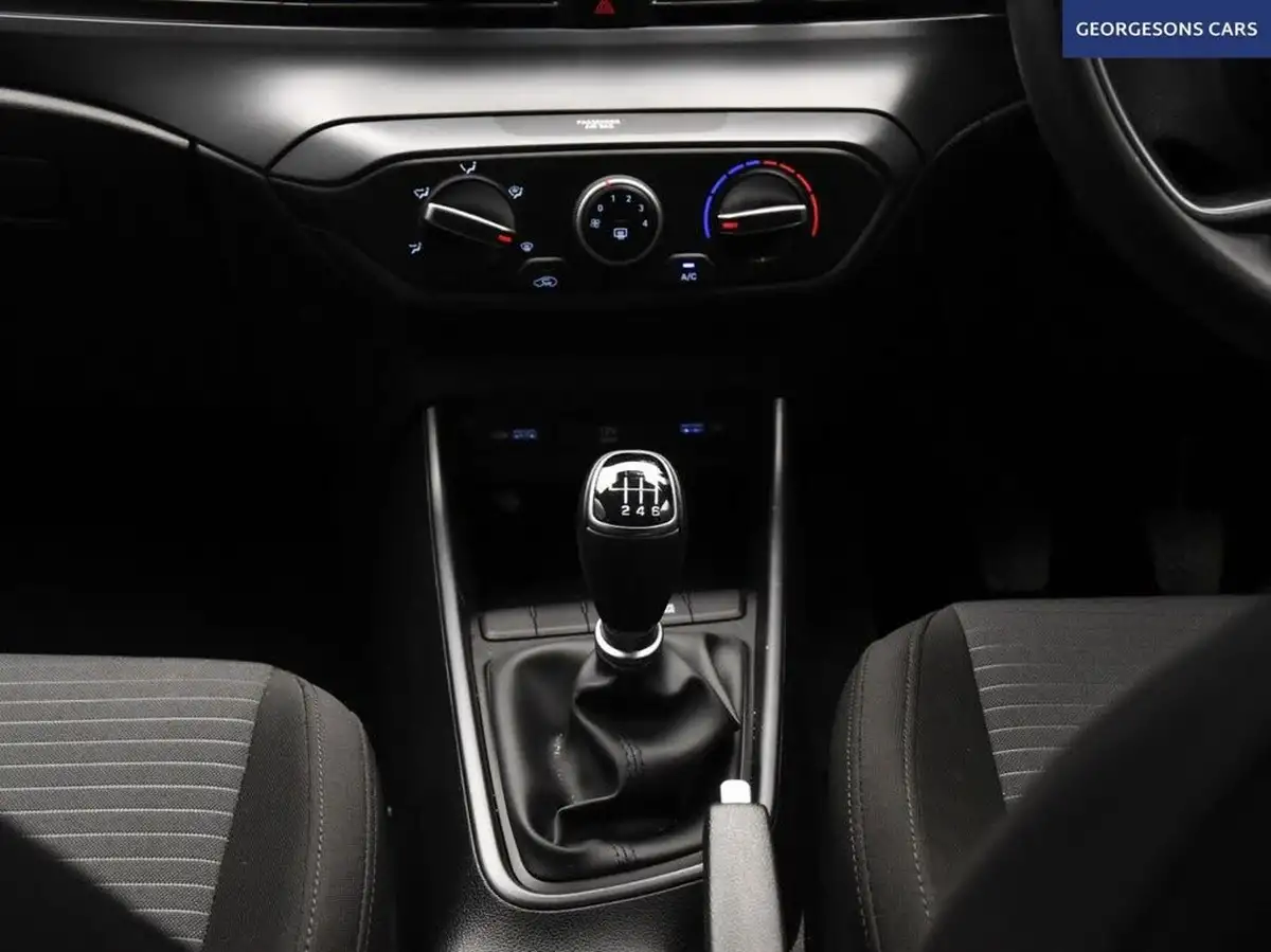 2022-hyundai-i20-10-t-gdi-se-connect-eclutch-imt-big-21