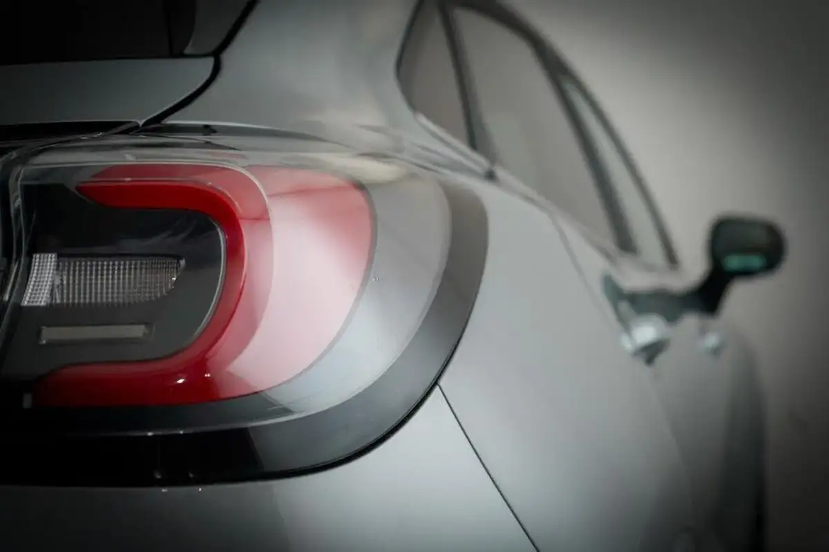 2021-ford-puma-suv-10-st-line-vignale-155ps-hybrid-mhev-auto-big-6