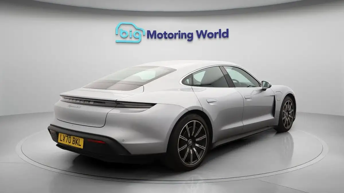 2020-porsche-taycan-e-4s-530ps-big-7