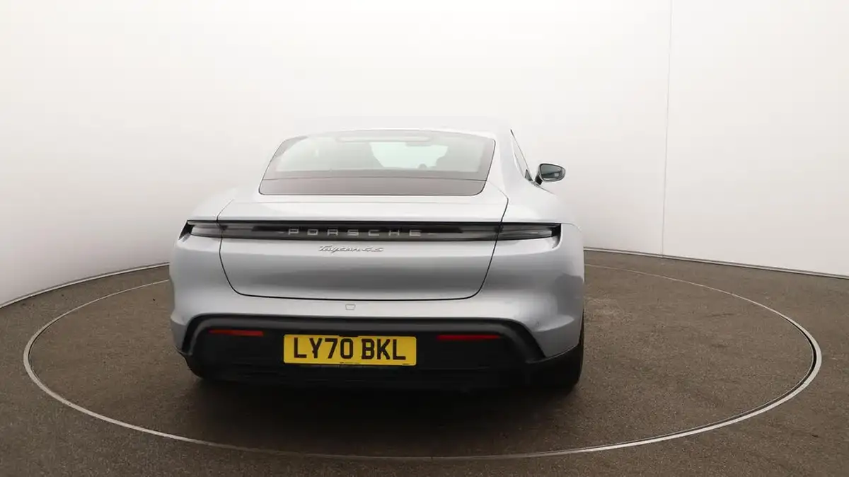 2020-porsche-taycan-e-4s-530ps-big-59