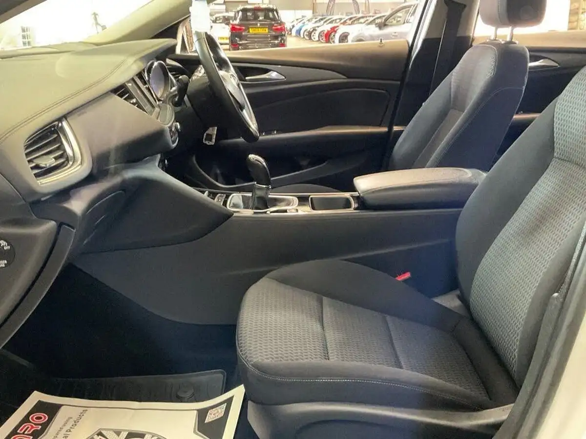 2021-vauxhall-insignia-grand-sport-15-turbo-d-se-nav-big-30