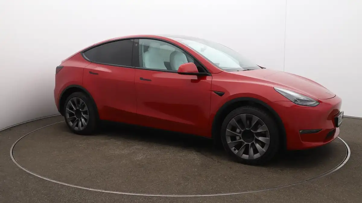 2022-tesla-model-y-e-long-range-big-44