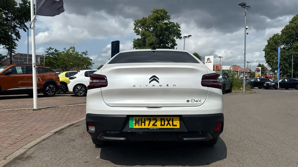 2023-citroen-c4-x-e-shine-plus-big-8